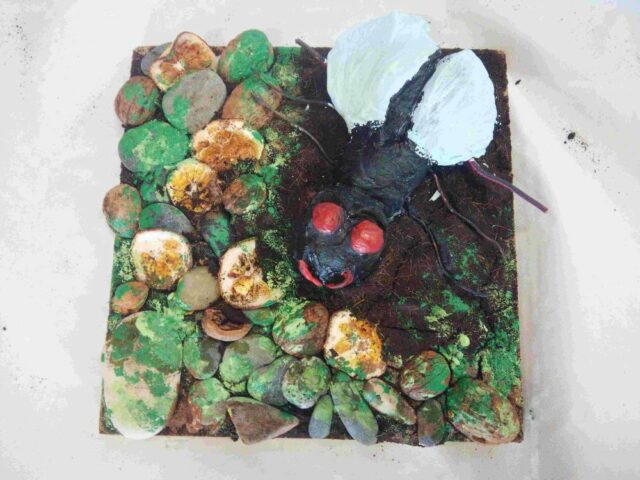 tableau-en-relief-insectes-imaginaires-clusarts-atelier-art-et-nature-74 (2)